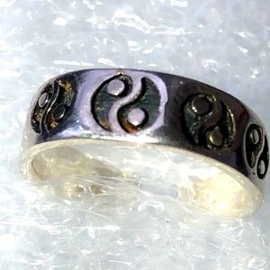 Vintage yin yang sterling silver ear cuff toe ring
